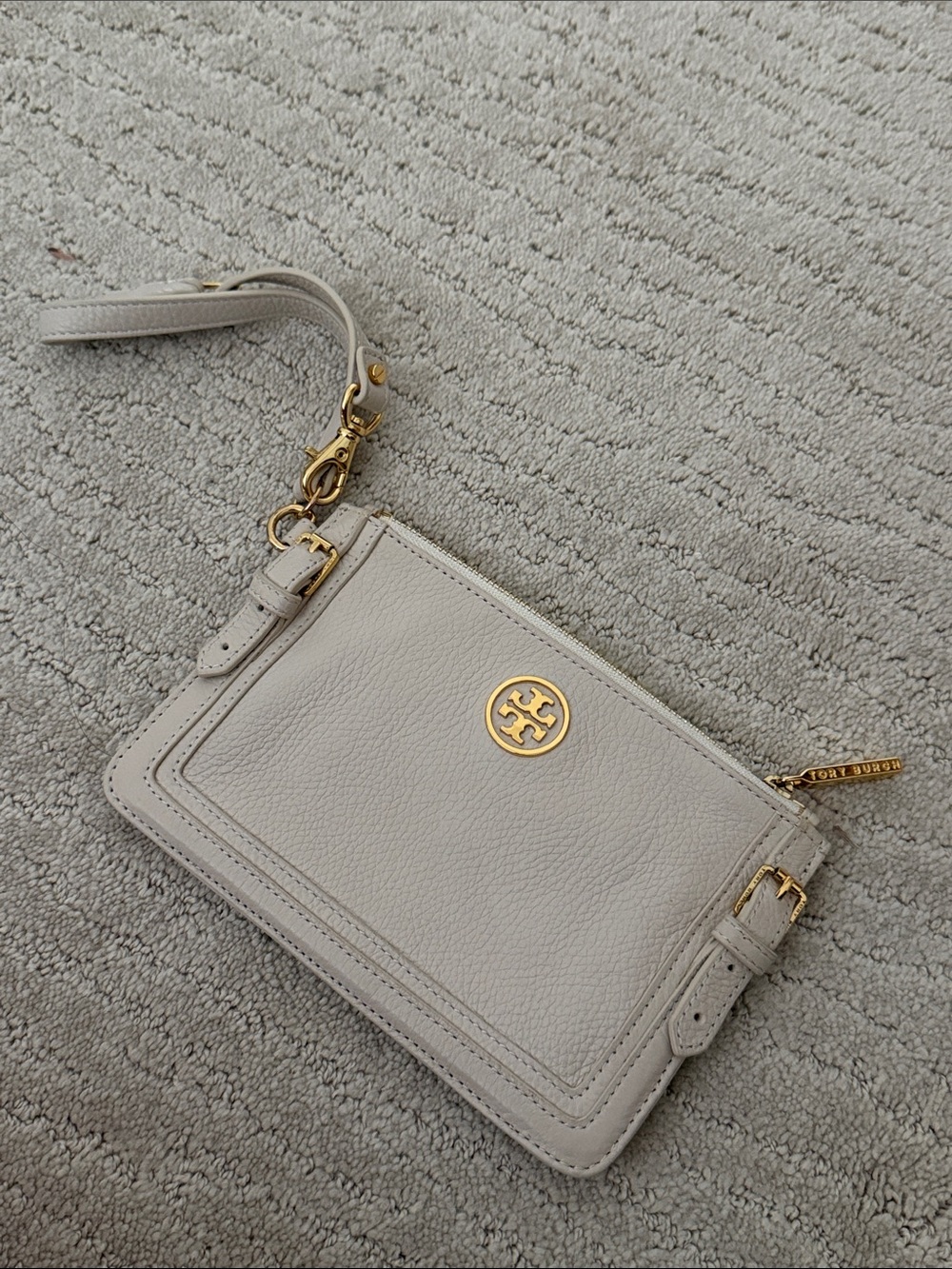 Tory Burch Pebbled Leather Wristlet in Light Gray with Gold Hardware
